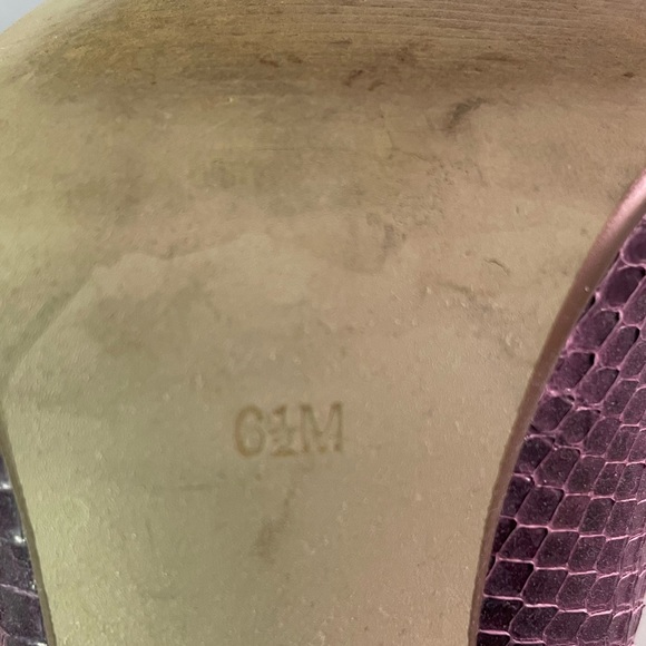 Y2K Dusty Purple Guess snakeskin 4” Pumps with wood stacked heel - Picture 7 of 12